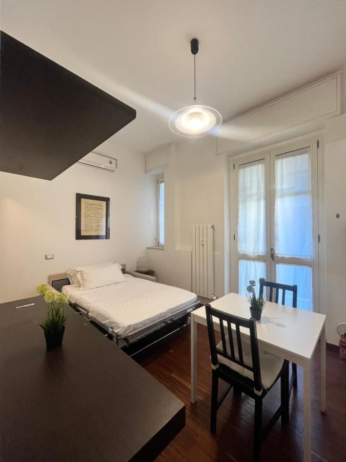 Bocconi Apartment Milan Bagian luar foto