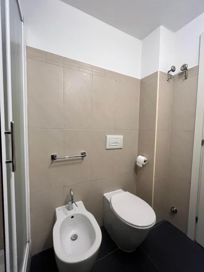 Bocconi Apartment Milan Bagian luar foto