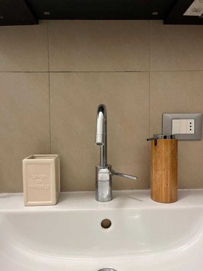 Bocconi Apartment Milan Bagian luar foto